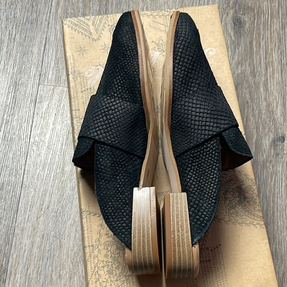 Free People “At Ease” Crocodile Print Leather Loafers/Mules Size 5.5 - Picture 16 of 16